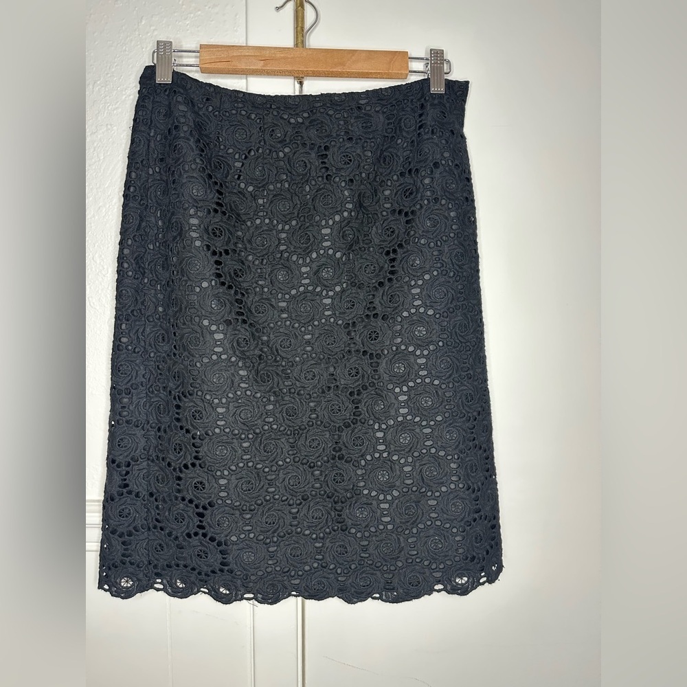 Peter Nygard Elegant Black embroidered Lace Skirt size 8